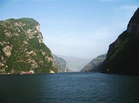 Xiling Gorge, un capolavoro di natura selvaggio e bellezza mozzafiato!