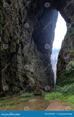 Il Parco Geologico di Huagong, Un Tufo Antico e uno Spettacolo Naturale Incredibile!